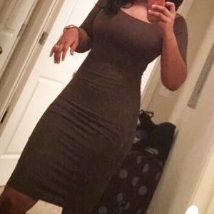 Army green, quarter sleeve, fitted dress